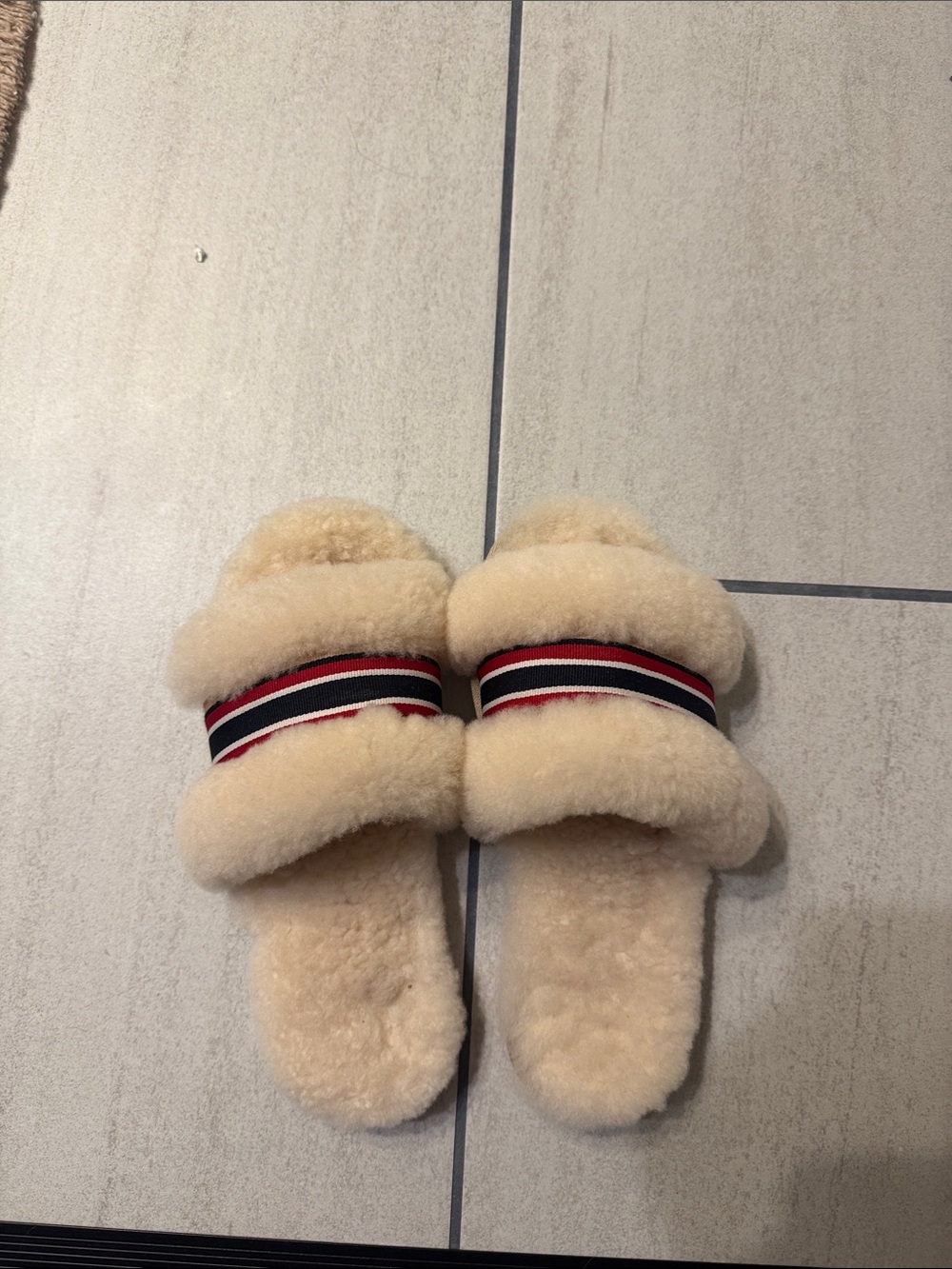 EMU australia slippers NWOT